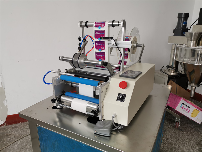 YTK-190 Automatic Double Sides Round Bottle Labeling Machine